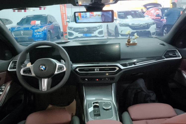 宝马3系 2024款 330i M运动曜夜套装中控内饰12