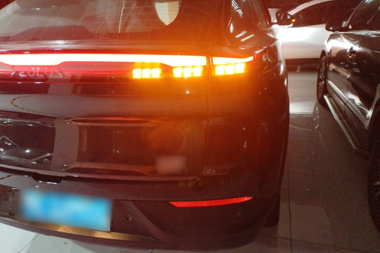 东风风神 皓瀚 2024款 荣耀版 1.5T 时尚型车身外观9