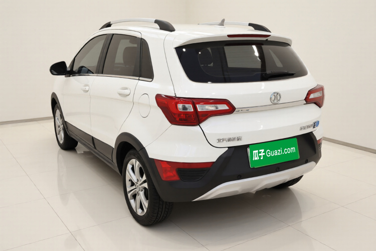 北汽新能源EX 2018款 EX360 新尚版车身外观5