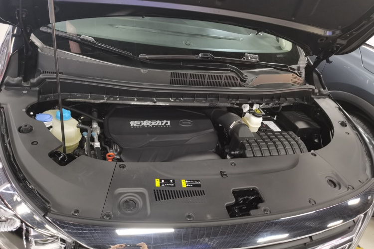 广汽传祺 传祺M8 2023款 领秀系列 390T 尊享版机舱底盘24