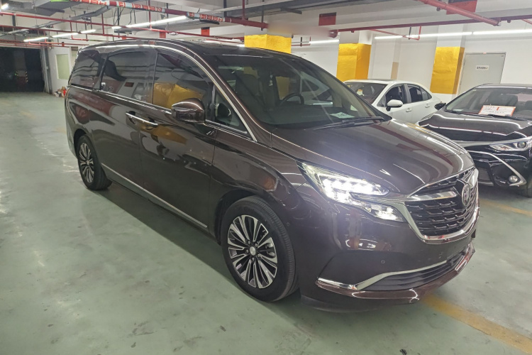 别克GL8 2021款 ES陆尊 653T 旗舰型车身外观3