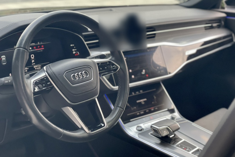 奥迪A6L 2024款 40 TFSI 豪华动感型中控内饰7001