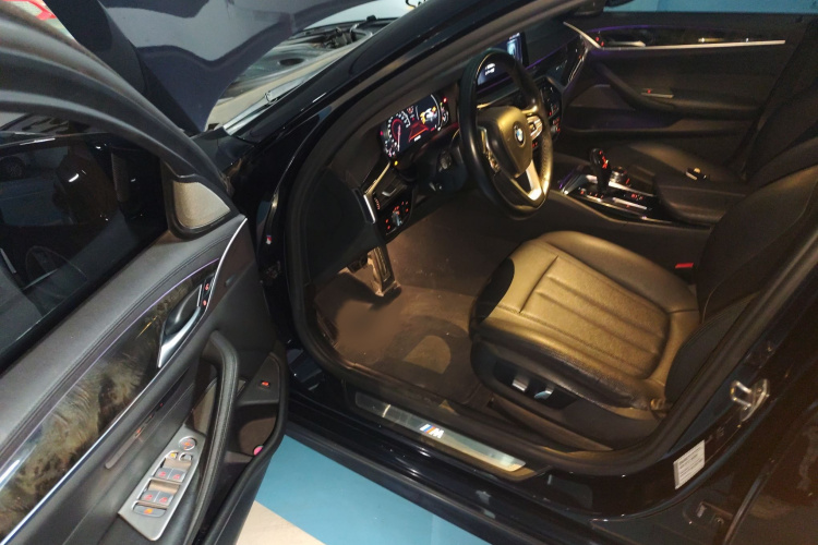 宝马5系 2018款 525Li M运动套装中控内饰7003