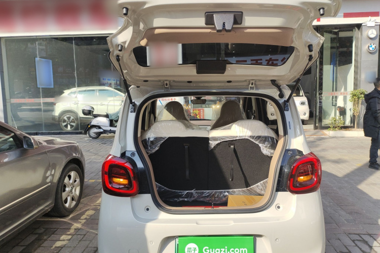 五菱汽车 宏光MINIEV 2025款 四门版 臻享+款机舱底盘23