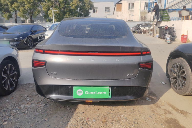 小鹏P7 2022款 480N+车身外观6