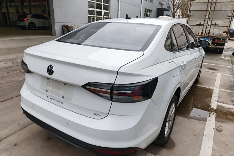 大众 朗逸 2023款 新锐 1.5L 自动新逸版车身外观7