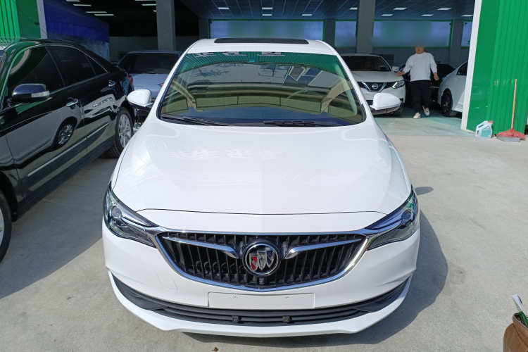 别克 英朗 2021款 改款 典范 1.5L 自动精英型车身外观2