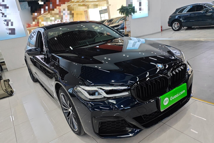 宝马5系 2021款 530Li 领先型 M运动套装车身外观3