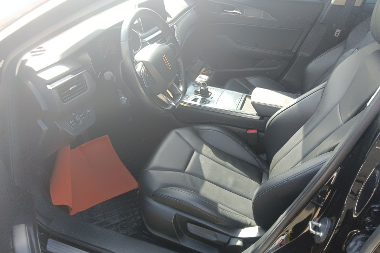 红旗H5 2022款 经典款 改款 1.5T DCT旗韵版中控内饰19