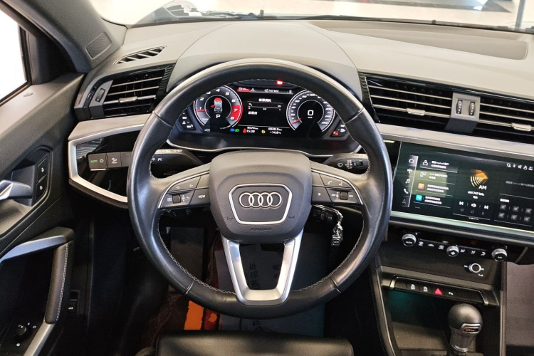 奥迪Q3 2024款 35 TFSI 进取动感型中控内饰13