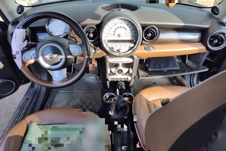 MINI 2010款 1.6L COOPER 50 Mayfair中控内饰12