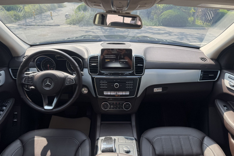奔驰GLS 2018款 改款 GLS 320 4MATIC中控内饰7004