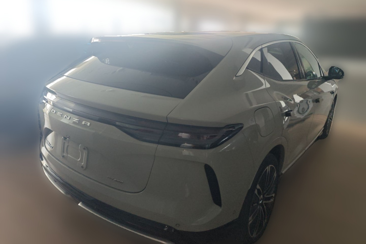 腾势N7 2024款 630 四驱智驾Max版车身外观7