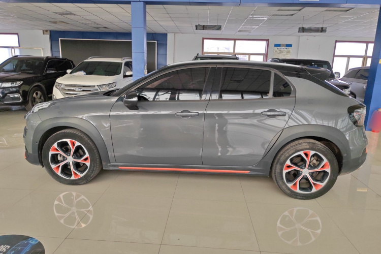 领克02 2019款 1.5T DCT两驱耀Pro版 国VI车身外观4