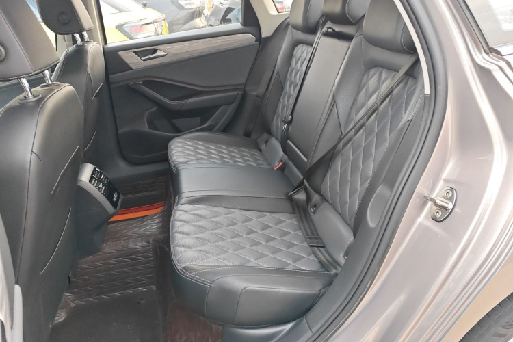 大众 速腾 2023款 300TSI DSG卓越版中控内饰7004