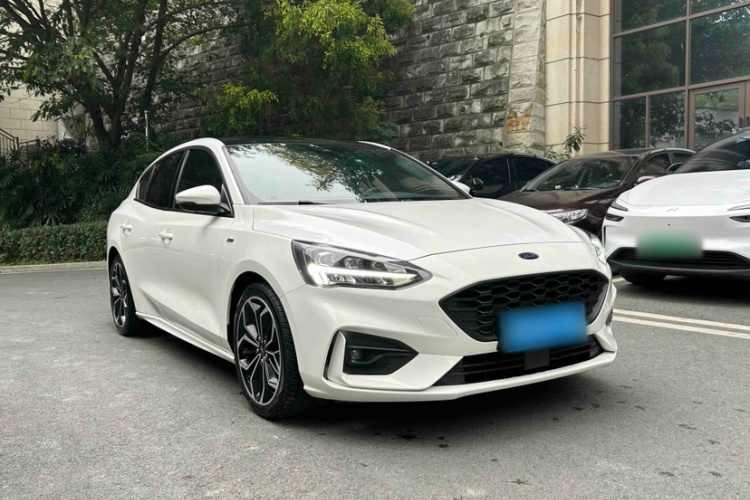 福特 福克斯 2020款 三厢 EcoBoost 180 自动ST Line车身外观6007