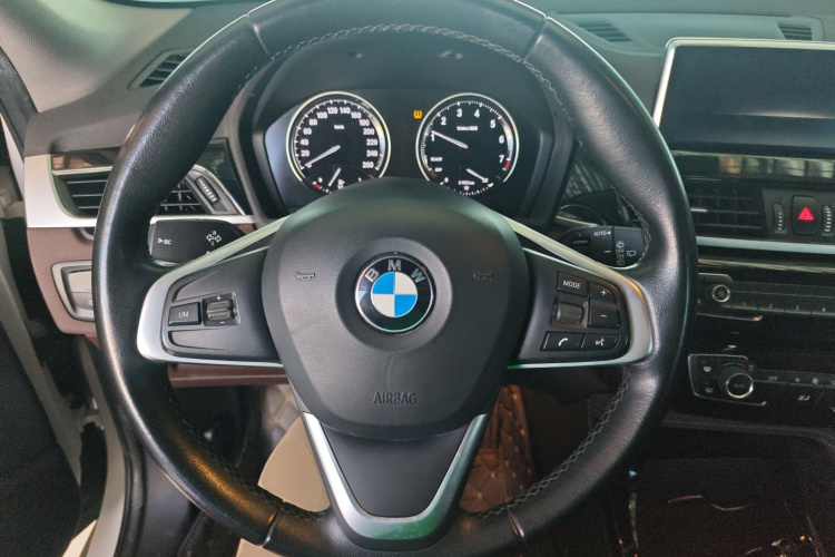 宝马X2 2020款 sDrive20i M越野套装中控内饰13