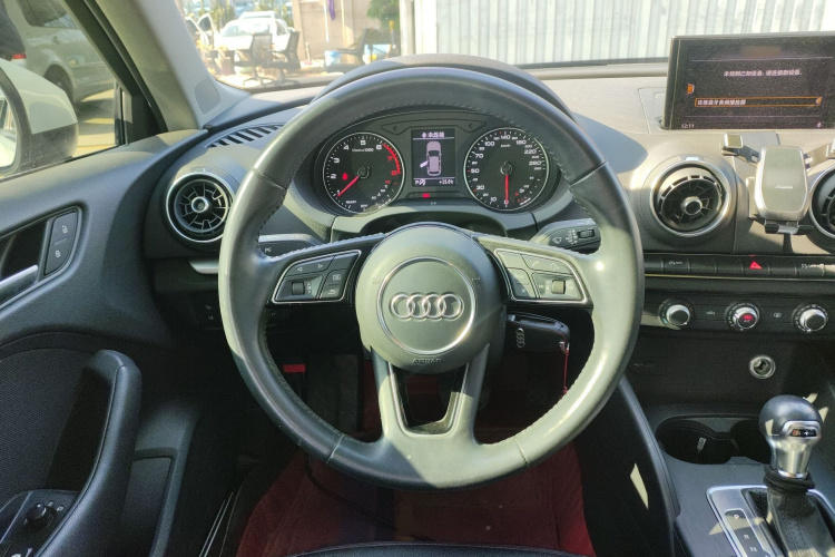 奥迪A3 2018款 30周年年型 Sportback 35 TFSI 进取型局部细节13