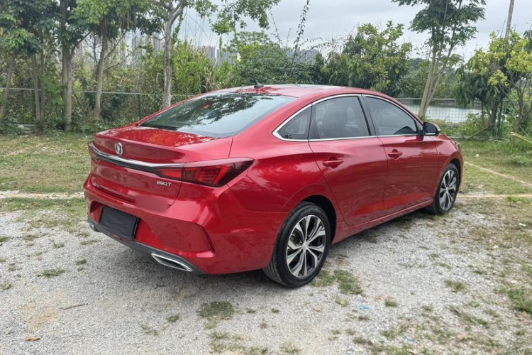 长安 逸动 2021款 PLUS 蓝鲸NE 1.4T GDI DCT旗舰型车身外观6004