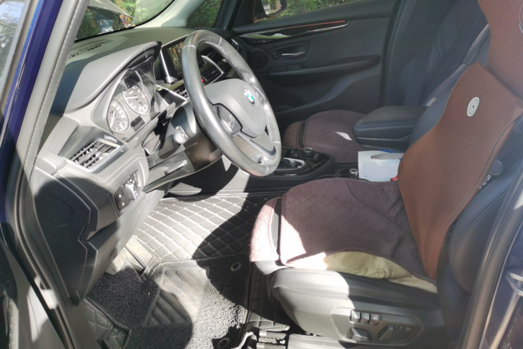 宝马2系旅行车 2016款 218i 运动设计套装局部细节19