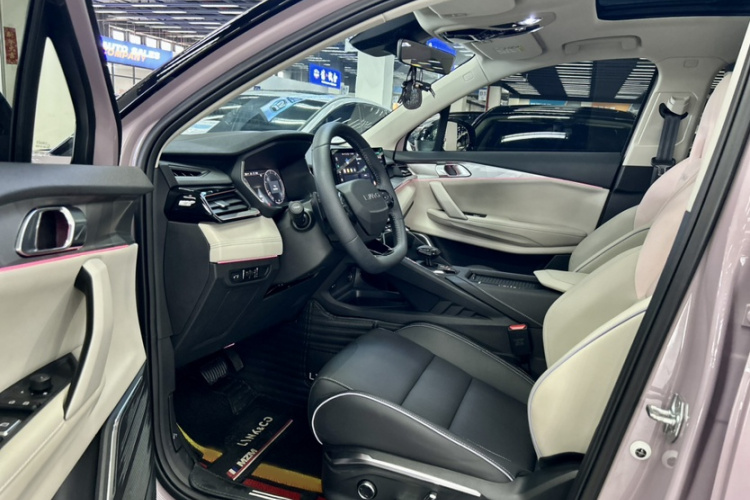 领克06 2023款 Remix 1.5T Shero中控内饰7006