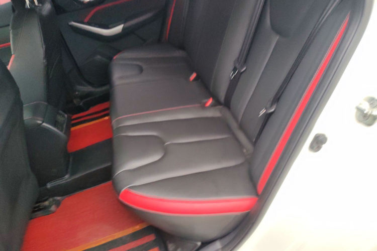 启辰D60 2019款 十万荣耀 1.6L XL 手动辰酷版 国VI中控内饰21