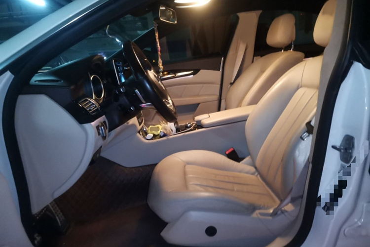 奔驰CLS 2017款 CLS 260逸彩版局部细节19