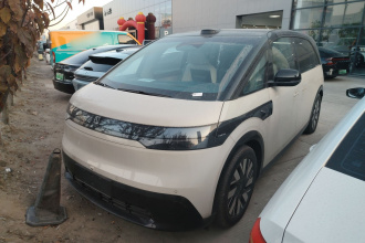 极氪MIX 2025款 长续航智驾版