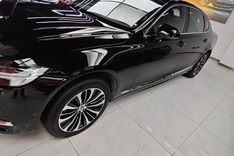 沃尔沃S90 2025款 B5 智逸豪华版车身外观4