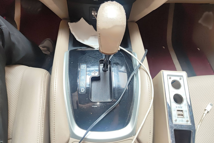 日产 奇骏 2014款 2.5L CVT尊享版 4WD局部细节18