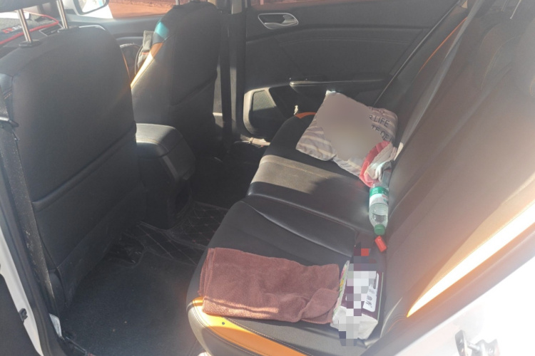 宝骏310 2017款 1.5L 自动时尚型中控内饰7004