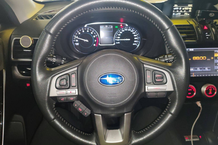 斯巴鲁 森林人 2018款 2.0i 豪华导航版中控内饰13