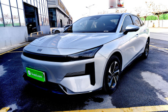 吉利银河 银河L6 2025款 EM-i 140km 星舰版