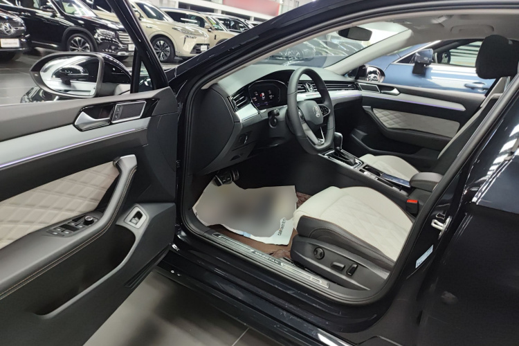 大众 迈腾 2025款 众享款 330TSI DSG豪华型中控内饰7003