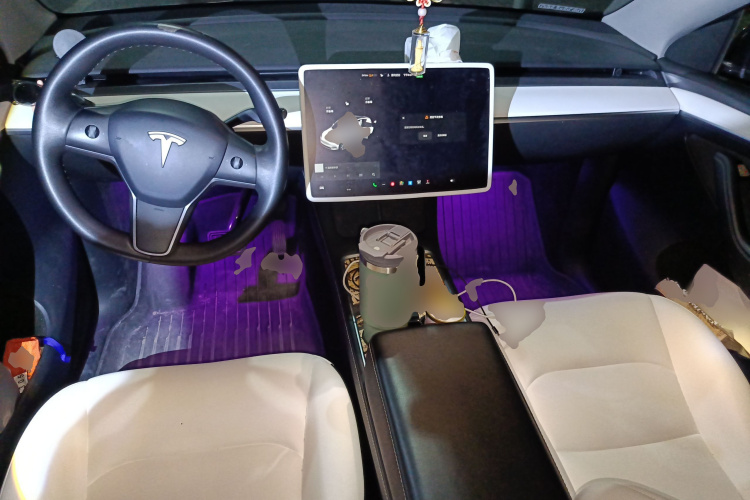 特斯拉 Model Y 2021款 标准续航后驱版中控内饰12