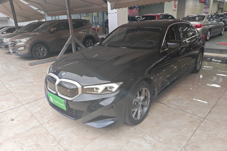 宝马i3 2022款 eDrive 35 L车身外观1