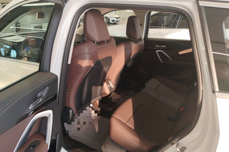 宝马iX1 2023款 eDrive25L X设计套装中控内饰21