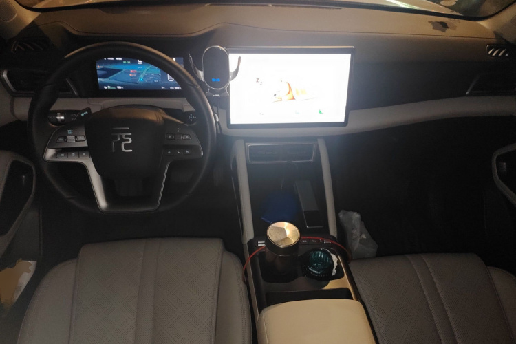 比亚迪 元UP 2025款 智驾版 401KM 活力版中控内饰12