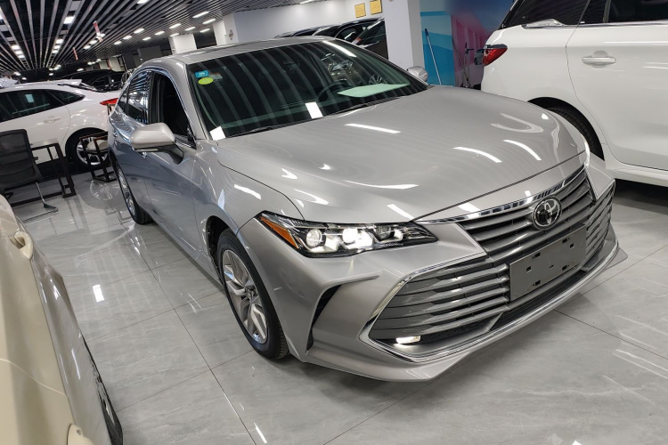 丰田 亚洲龙 2019款 2.0L 豪华版 国VI车身外观3