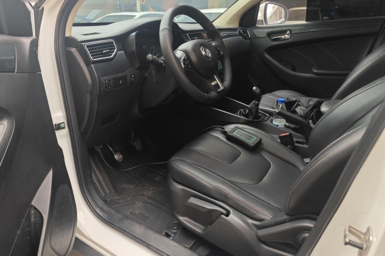 东风风光 风光580 2021款 改款 ☆星版 1.8L 手动精英型中控内饰7003