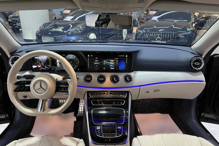 奔驰E级(进口) 2023款 E 260 轿跑车中控内饰7001