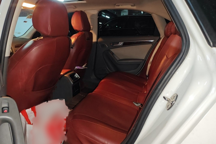 奥迪A4L 2011款 2.0 TFSI 舒适型中控内饰7004