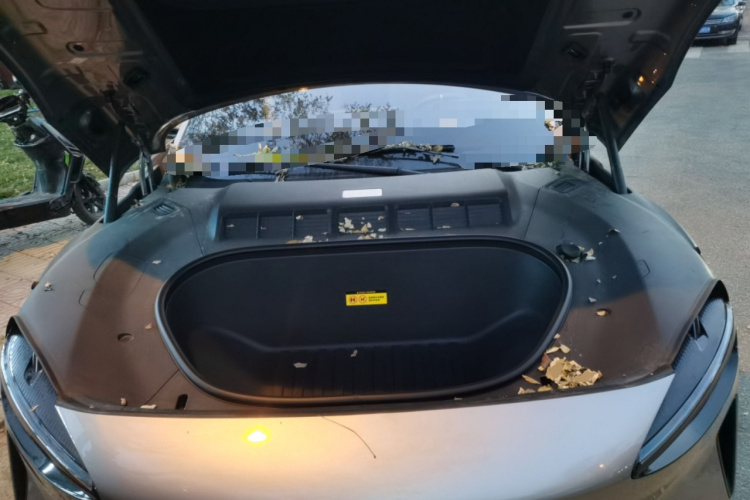 小米汽车 小米YU7 2025款 超长续航四驱Pro版局部细节24