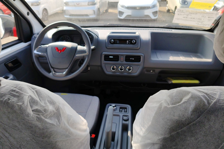 五菱汽车 五菱扬光 2025款 400km 客车版舒适型中控内饰12