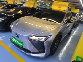 雷克萨斯RZ 2023款 450e 四驱纵享版