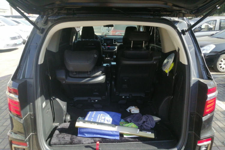 本田 艾力绅 2019款 2.0L 混动豪华版局部细节23