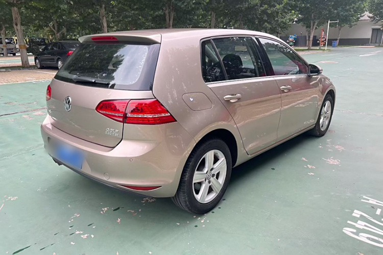 大众 高尔夫 2016款 230TSI 自动舒适型车身外观6005