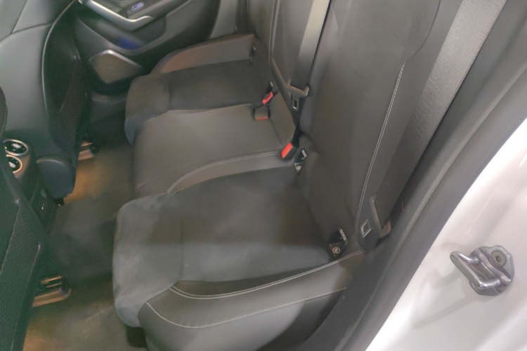 奔驰A级 2020款 改款 A 200 L 运动轿车时尚型中控内饰21