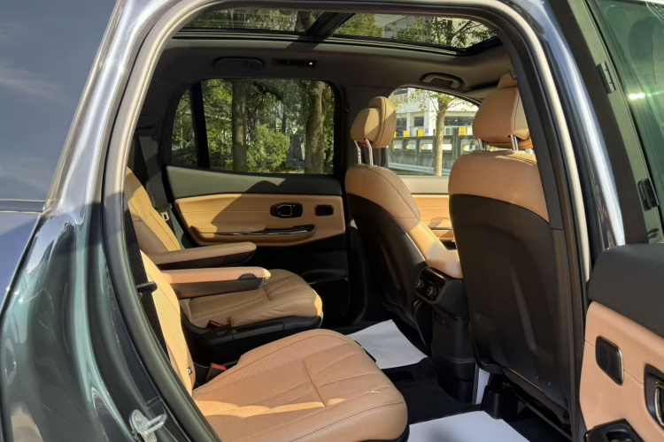 蔚来ES8 2020款 580KM 六座版中控内饰7014