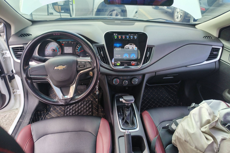 雪佛兰 科沃兹 2019款 320 自动欣享天窗版中控内饰12